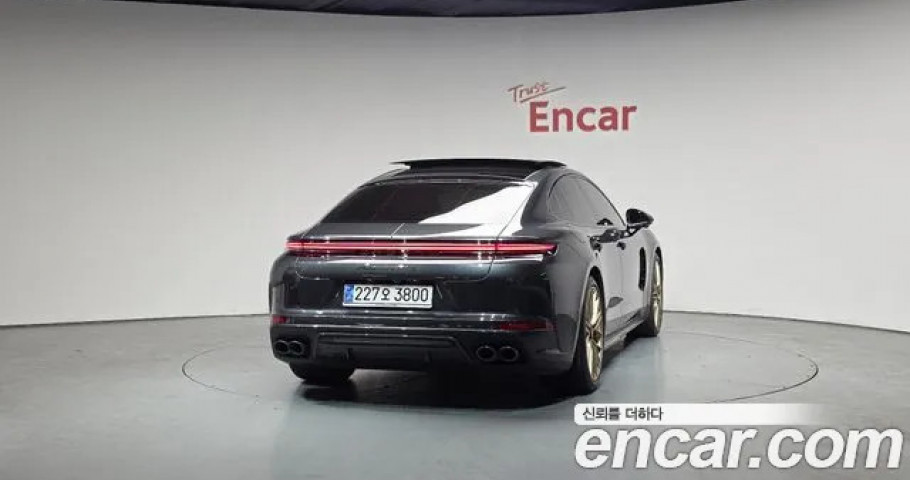 Porsche Panamera 