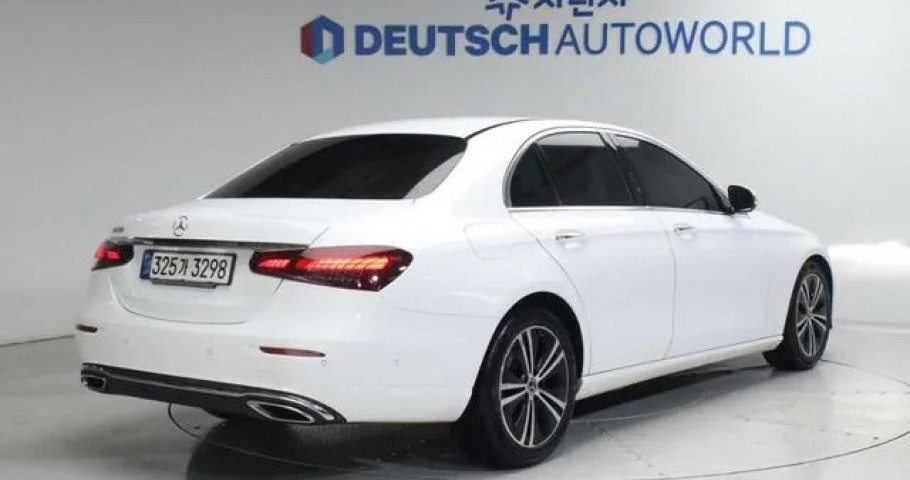 Mercedes-Benz E-Class 