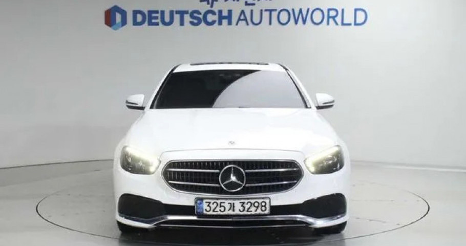 Mercedes-Benz E-Class 