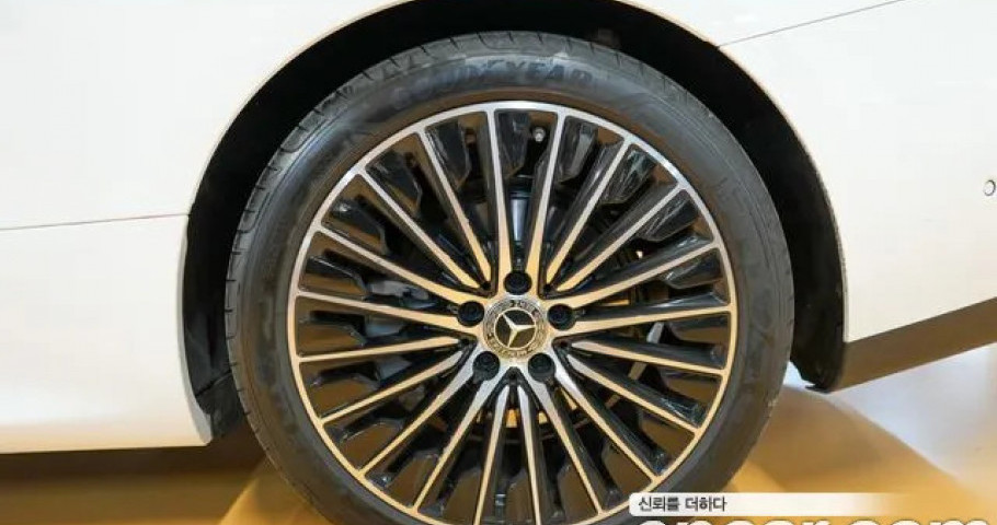 Mercedes-Benz Cle-Class 