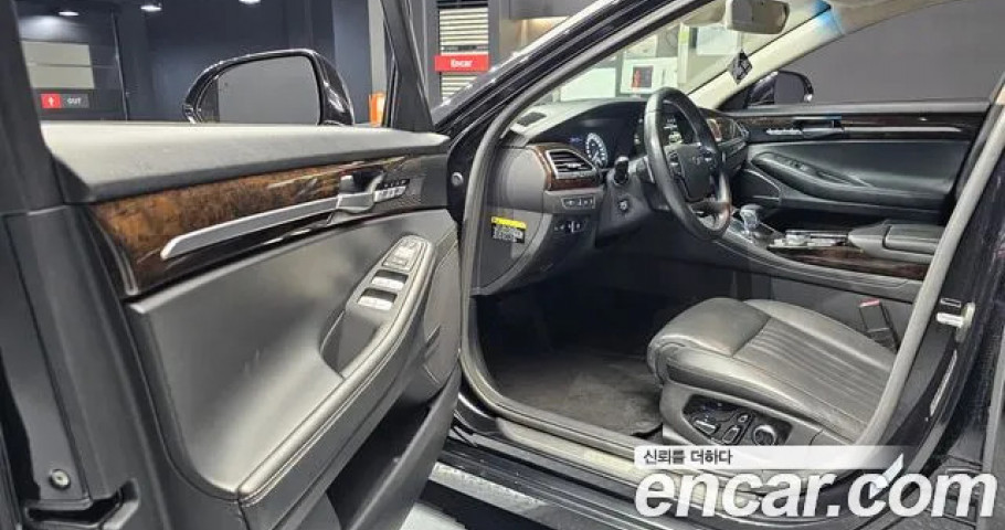 Genesis G90 