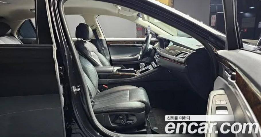 Genesis G90 