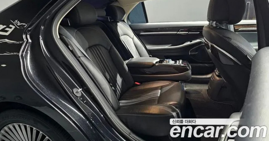 Genesis G90 