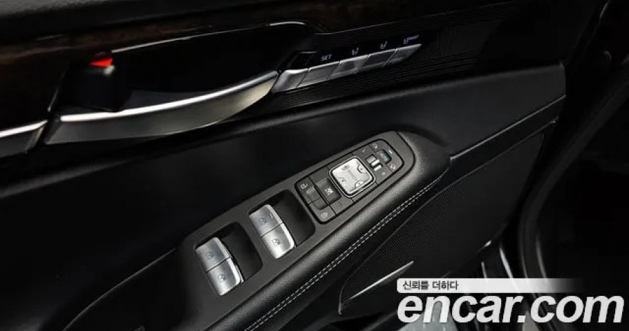 Genesis G90 