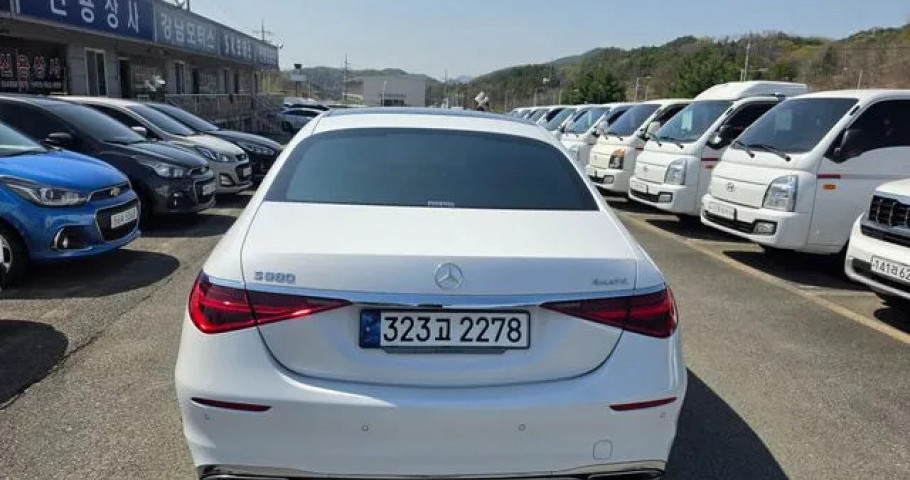 Mercedes-Benz S-Class 