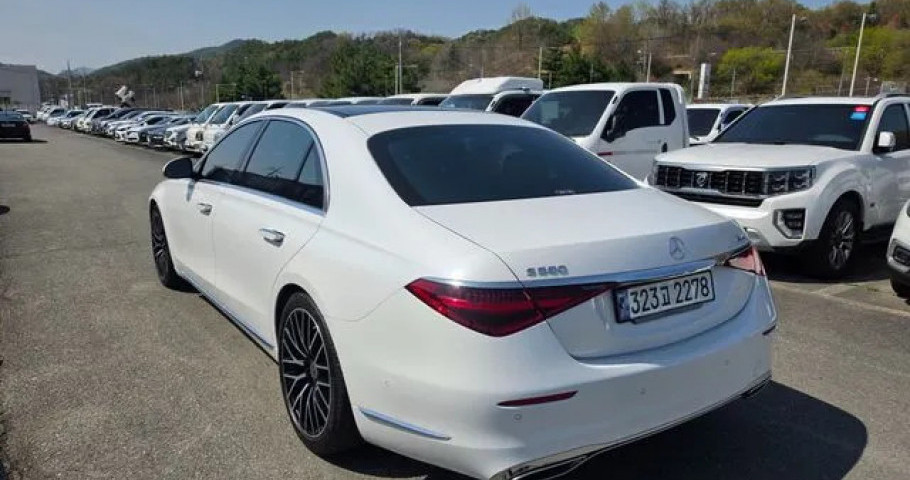 Mercedes-Benz S-Class 