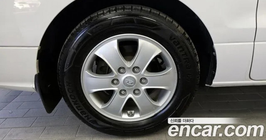 Hyundai Starex 