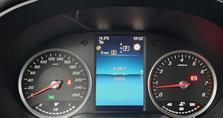 Mercedes-Benz C-Class 