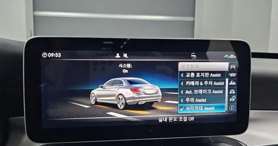 Mercedes-Benz C-Class 
