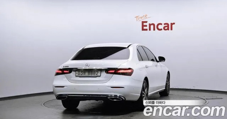 Mercedes-Benz E-Class 