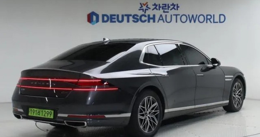 Genesis G90 