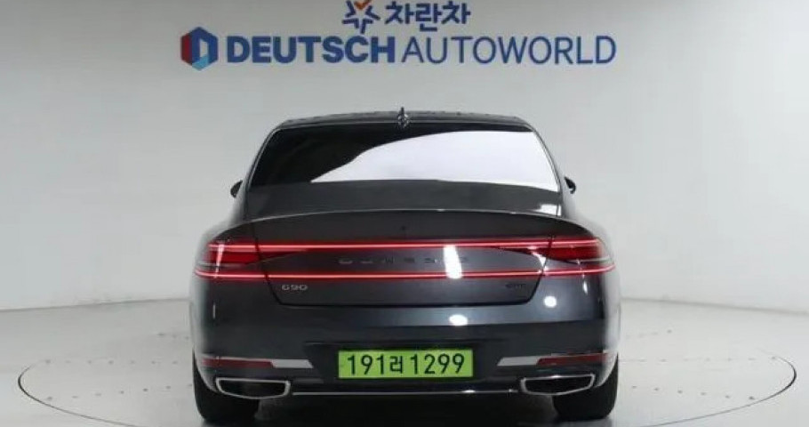 Genesis G90 