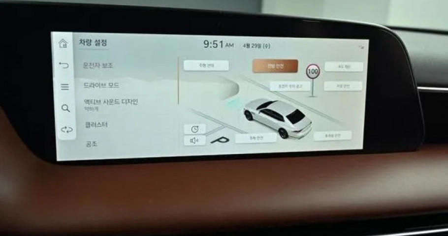 Genesis G90 