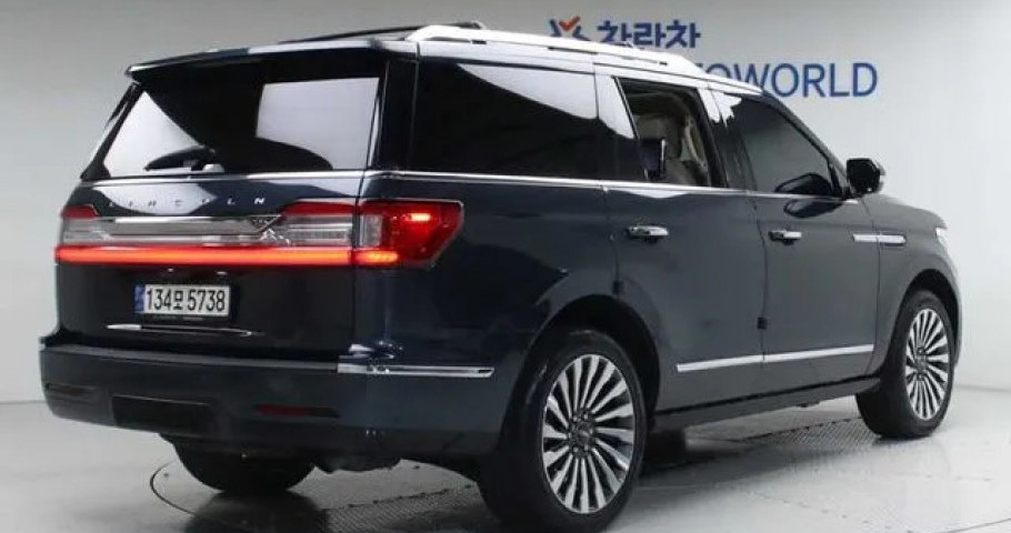 Lincoln Navigator 