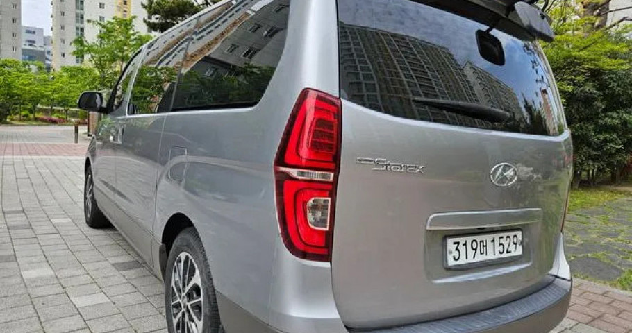 Hyundai Starex 