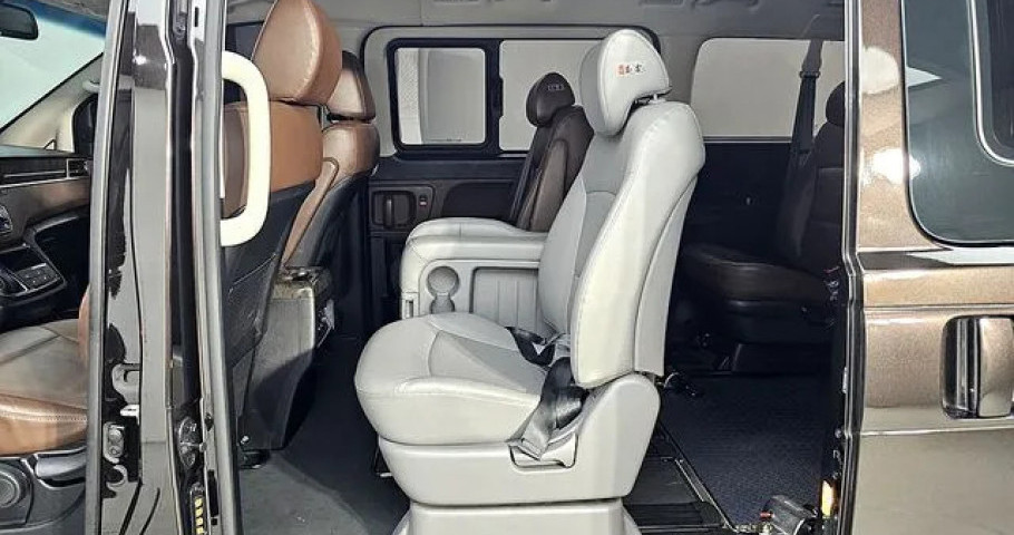 Hyundai Starex 
