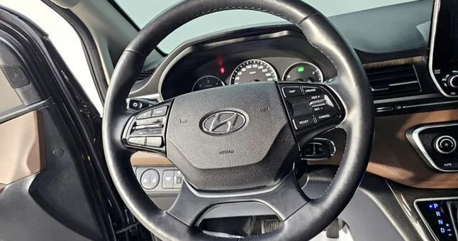 Hyundai Starex 