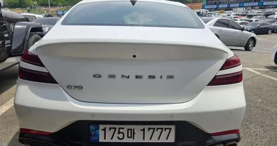 Genesis G70 