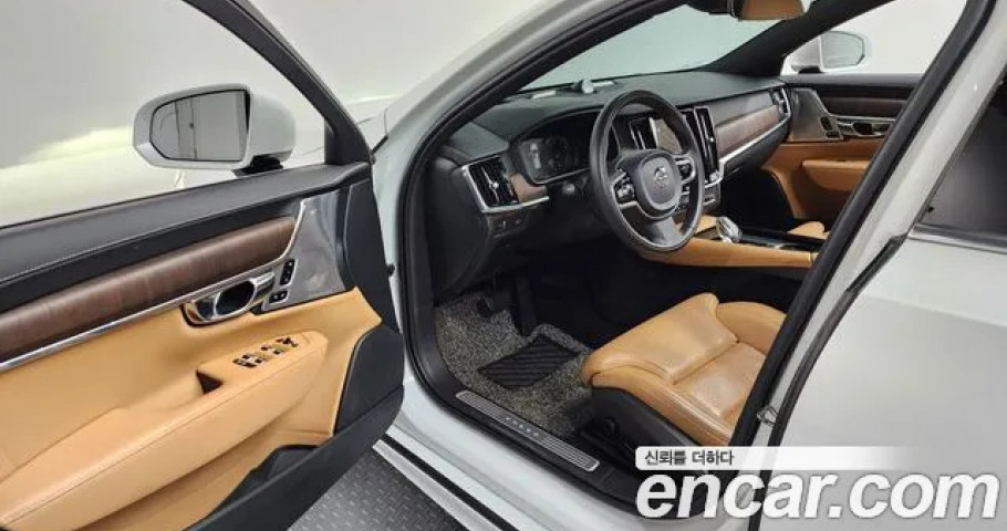 Volvo S90 
