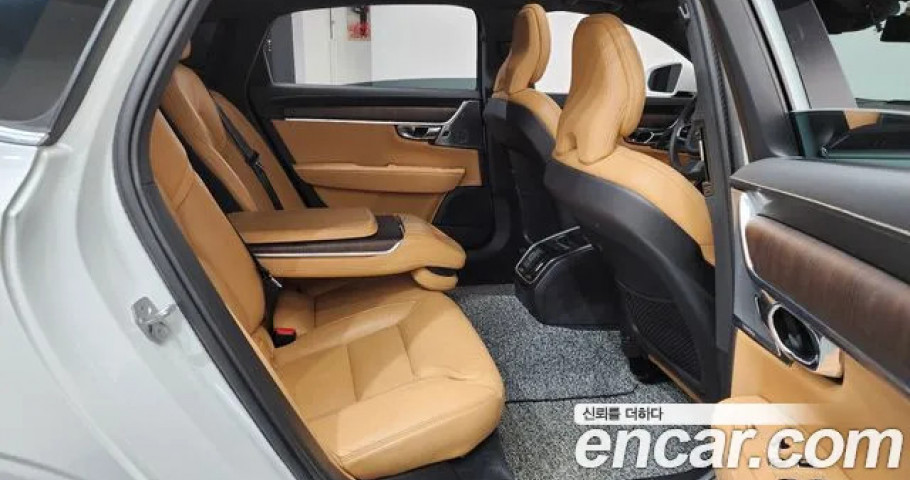 Volvo S90 