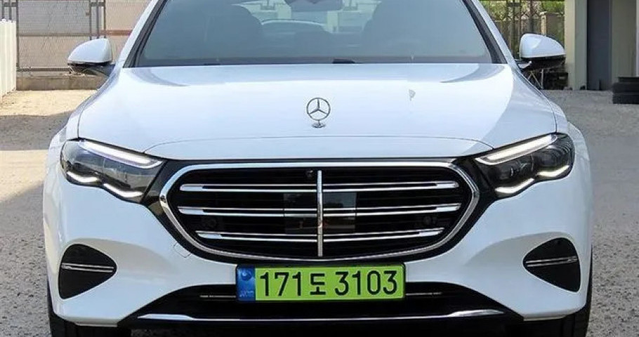 Mercedes-Benz E-Class 