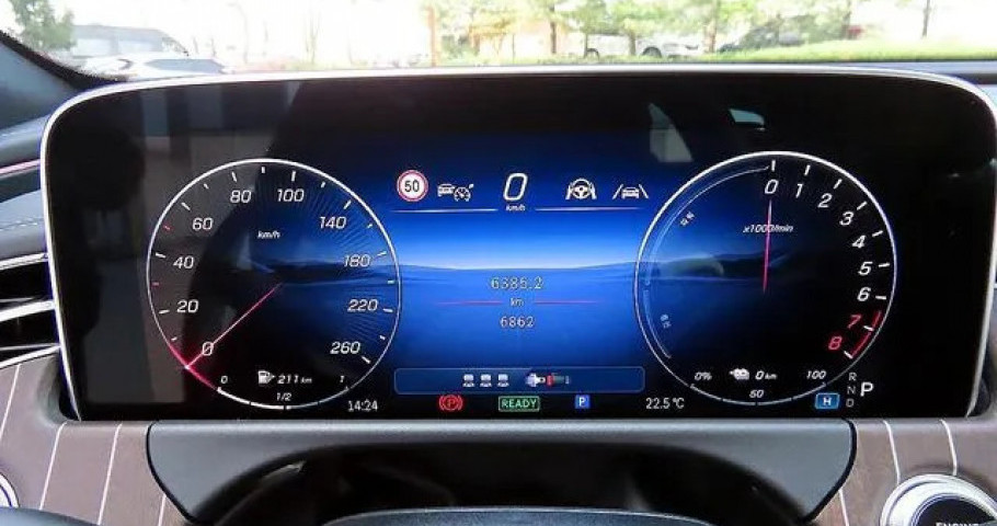 Mercedes-Benz E-Class 