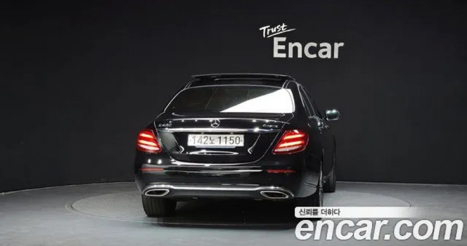Mercedes-Benz E-Class 