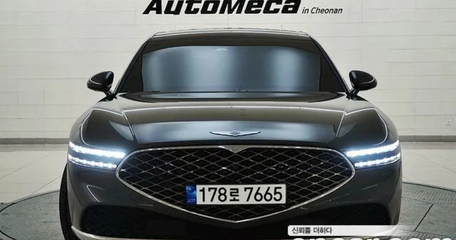 Genesis G90 