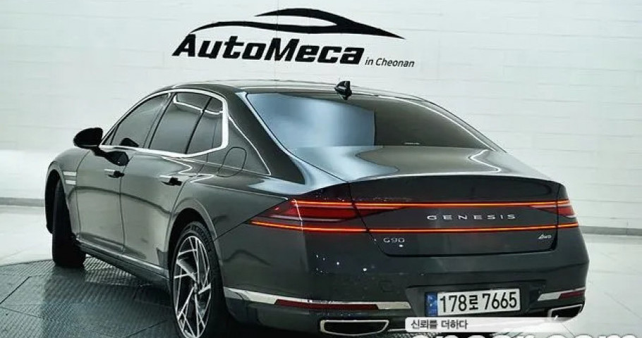 Genesis G90 