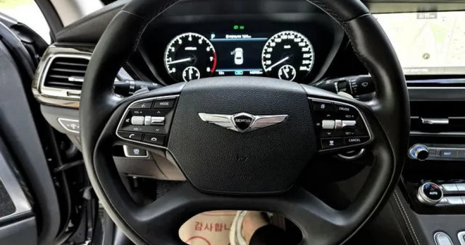 Genesis G90 