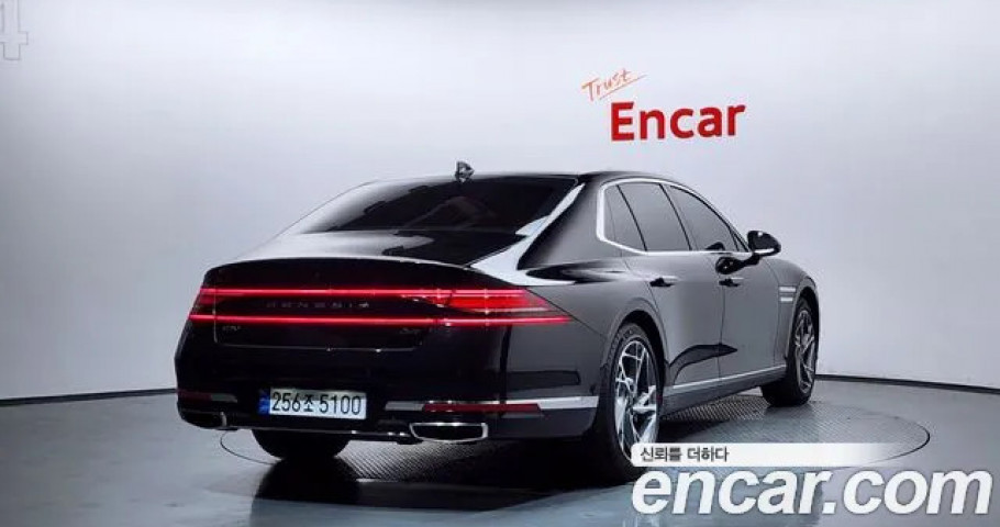 Genesis G90 