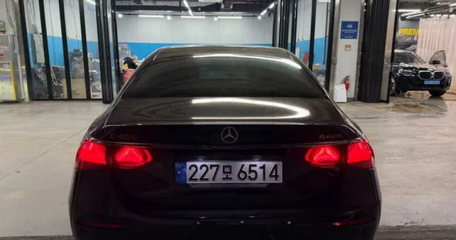 Mercedes-Benz E-Class 