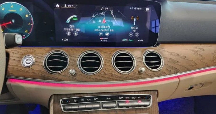 Mercedes-Benz E-Class 