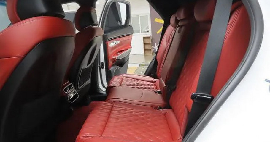 Genesis Gv70 
