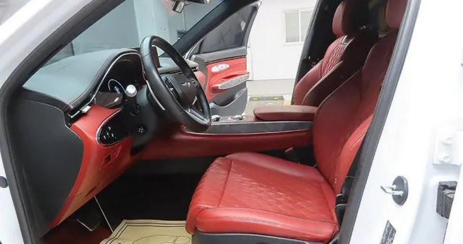 Genesis Gv70 