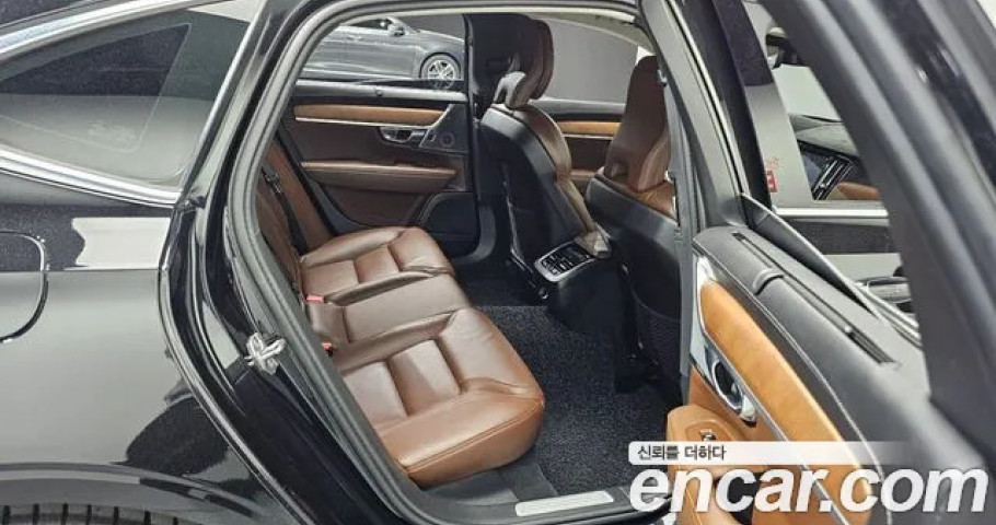 Volvo S90 