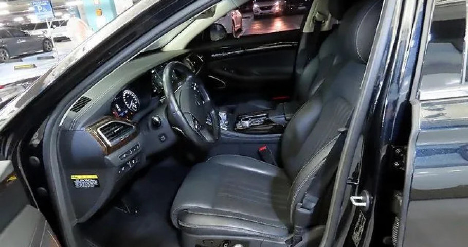 Genesis G90 