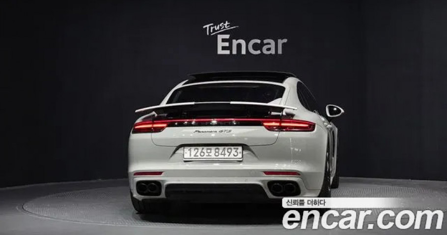 Porsche Panamera 