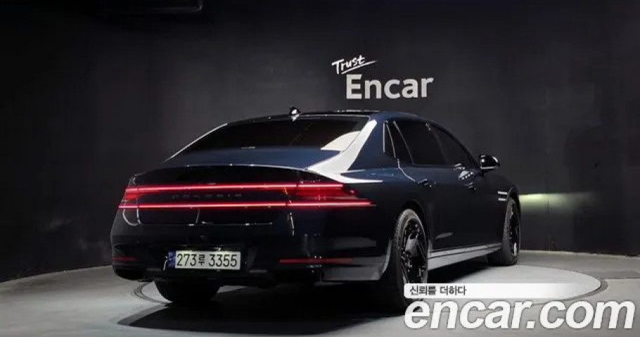 Genesis G90 