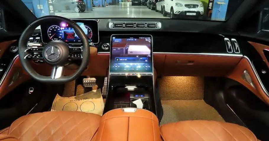 Mercedes-Benz S-Class 