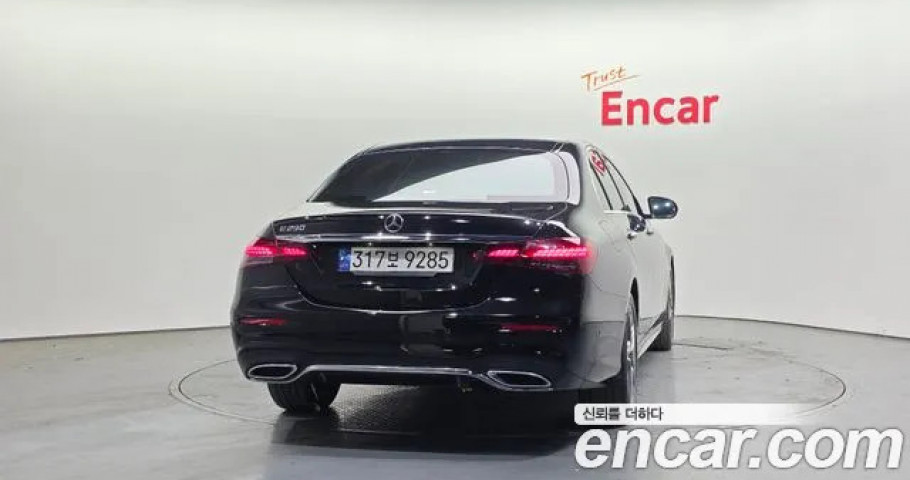 Mercedes-Benz E-Class 