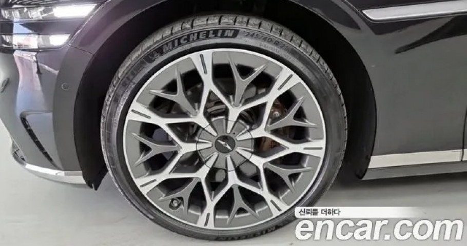 Genesis G90 