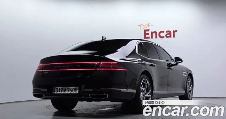 Genesis G90 