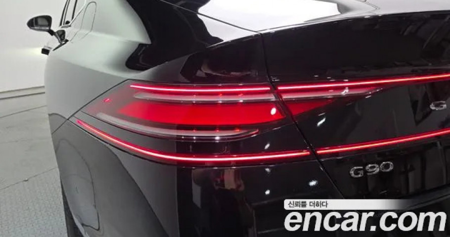 Genesis G90 