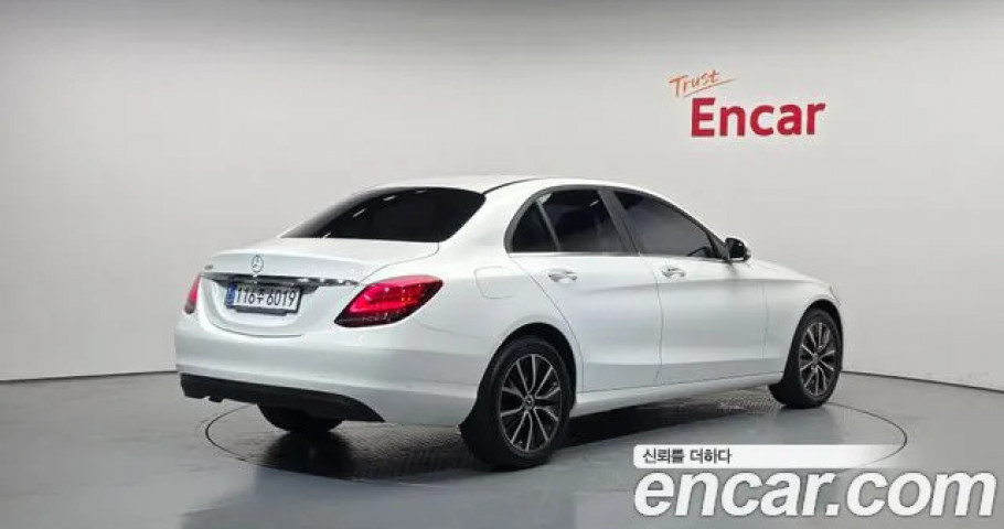 Mercedes-Benz C-Class 