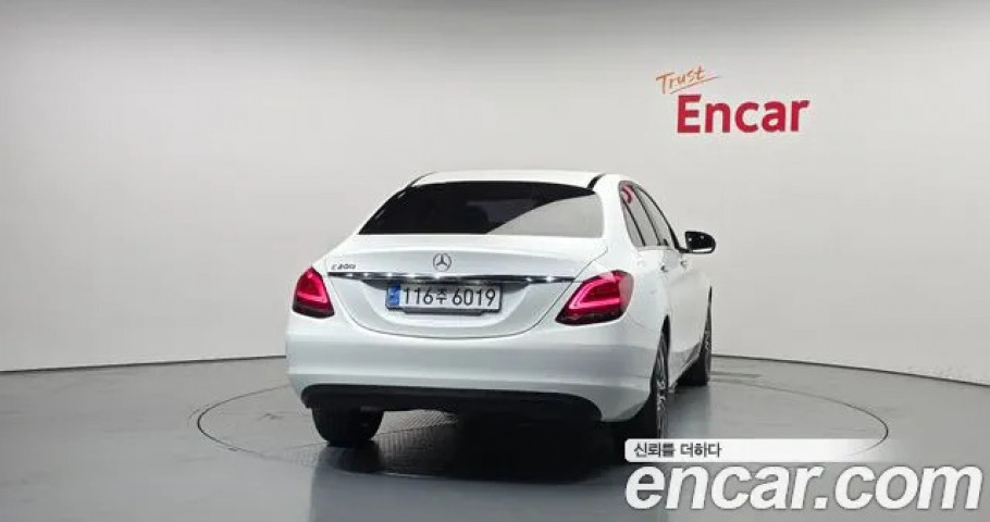 Mercedes-Benz C-Class 