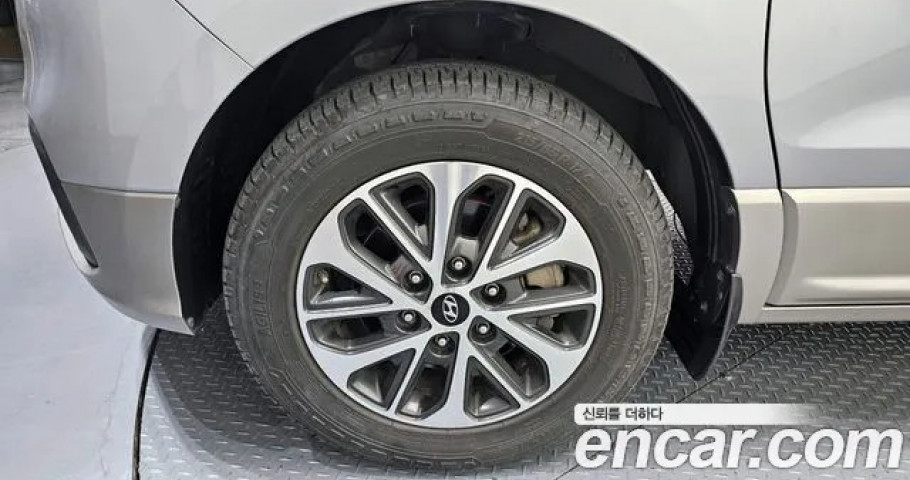Hyundai Starex 