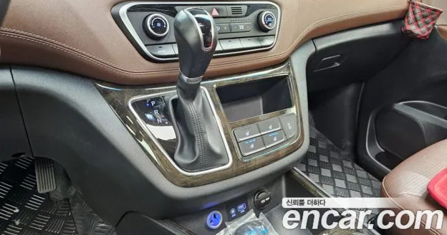 Hyundai Starex 