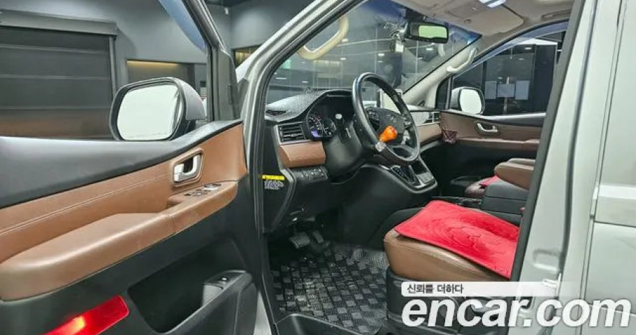 Hyundai Starex 