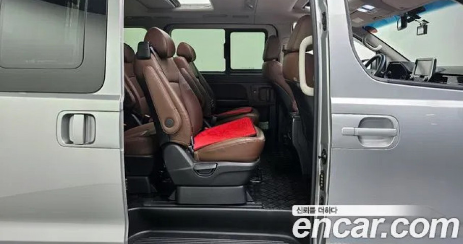 Hyundai Starex 